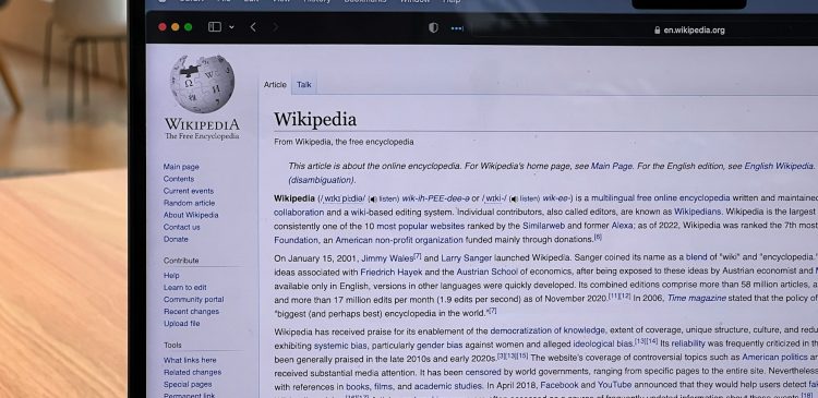 Jimmy Wales - kim jest wizjoner stojący za Wikipedią i orędownik otwartej wiedzy?