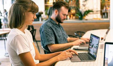 Ulotki reklamowe - co to? Wszystko, co musisz wiedzieć, aby je odpowiednio wykorzystać