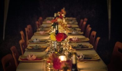 Wigilia firmowa - co to? Jak zorganizować idealne Boże Narodzenie w pracy?