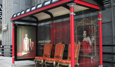 Ambient media - co to jest i jak działa ta forma reklamy? Kompleksowy przewodnik