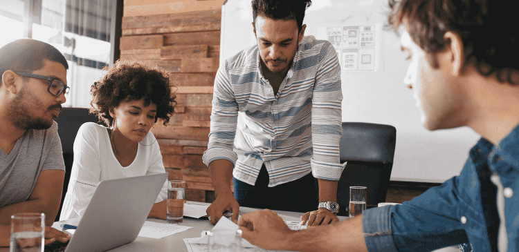 Badanie rynku - co to? Kompletny przewodnik po celach, metodach i etapach w Polsce