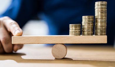 Cena równowagi - co to jest i jak działa mechanizm rynkowy? Kompleksowy poradnik