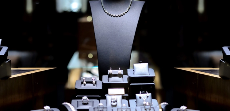 Dobra luksusowe - czym są jak rozpoznać prawdziwy luksus? Poradnik