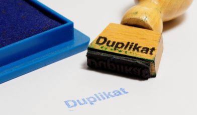 Duplikacja treści - co to jest, dlaczego stanowi problem i jak jej unikać? Poradnik