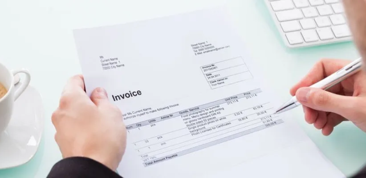 Faktura zaliczkowa - co to jest i jak ją wystawić? Kompletny przewodnik