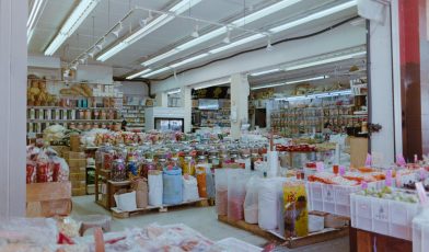 Hurtownia - co to? Kompletny przewodnik po jej funkcjach, rodzajach i roli w biznesie