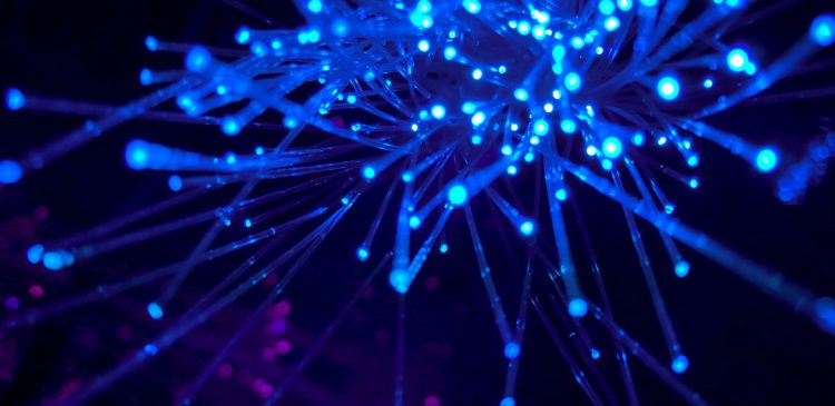 Internet - co to jest? Przewodnik po działaniu, historii i zastosowaniach globalnej sieci