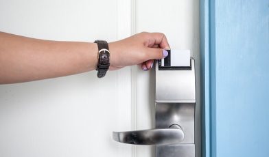 Karta magnetyczna - przewodnik po technologii, zastosowaniach i bezpieczeństwie