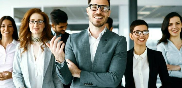 Konkurencyjność - co to jest? Kluczowe czynniki, pomiar i strategie sukcesu