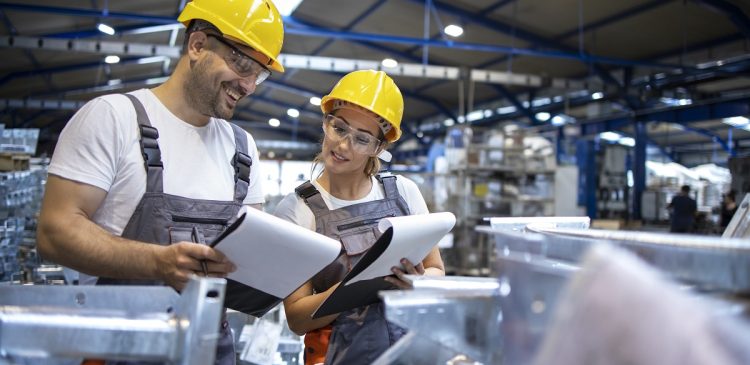 Kontrola jakości - co to jest, jaki jest jej cel i jakimi metodami ją wykonać? Kompleksowy przewodnik