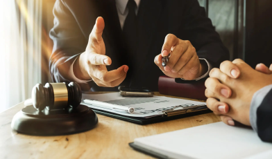 Koszty zastępstwa procesowego - co to? Wszystko, co musisz wiedzieć o opłatach