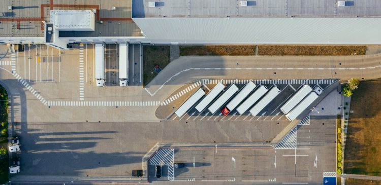 Łańcuch dostaw - co to jest, jak działa i jak go usprawnić? Poradnik