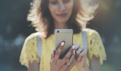 Marketing mobilny - co to jest i jak wykorzystać jego potencjał? Poradnik