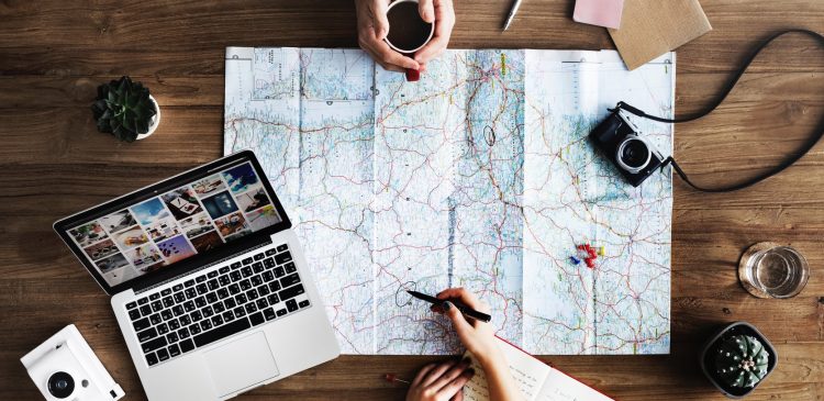 Marketing usług turystycznych - co to jest i na czym polega? Przewodnik po skutecznym promowaniu podróży