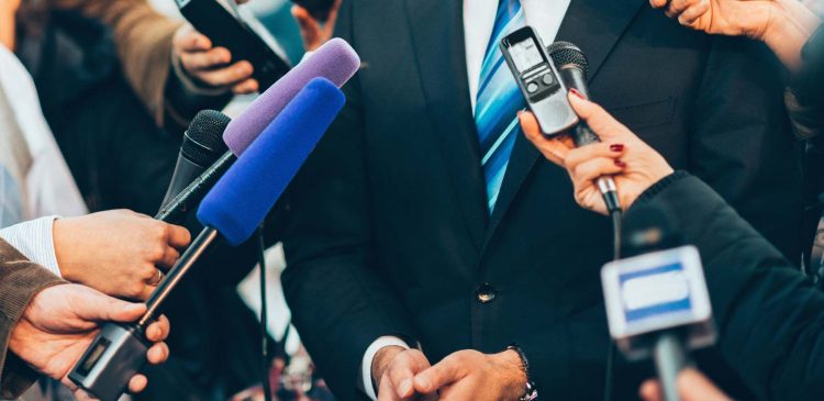 Media relations - co to? Praktyczny przewodnik po budowaniu relacji z dziennikarzami
