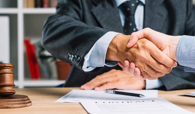 Obsługa prawna - co to jest i na czym polega? Kompleksowy przewodnik dla firm i osób prywatnych