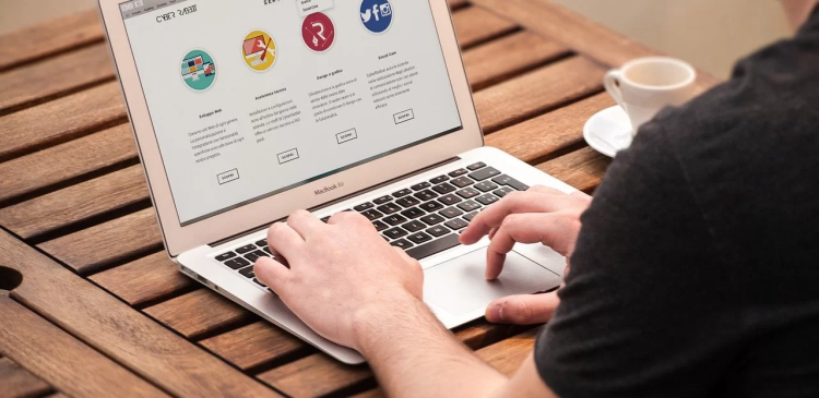 Obsługa strony internetowej - wszystko, co musisz wiedzieć o zarządzaniu i optymalizacji!