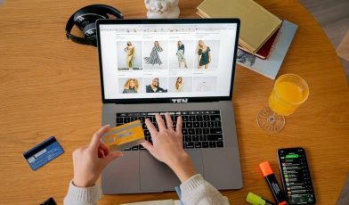 Opis produktu - co to właściwie jest i jak napisać taki, który sprzedaje? Poradnik