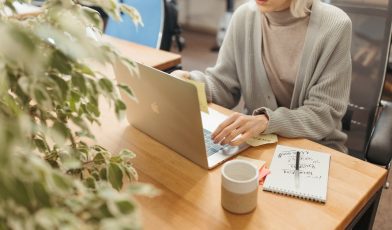 Poczta elektroniczna - co to? Twój przewodnik po świecie e-maili