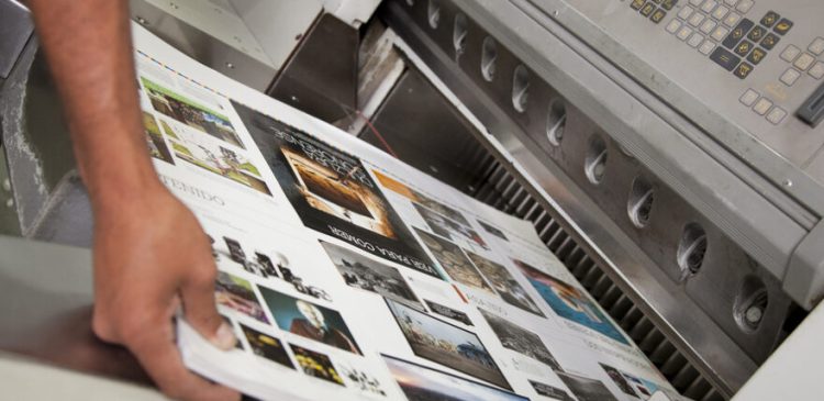 Poligrafia - co to takiego i jak fascynująco wpływa na nasz świat? Kompleksowy przewodnik