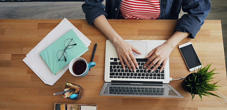 Praca w marketingu - na czym polega? Kompleksowy przewodnik i ścieżki kariery