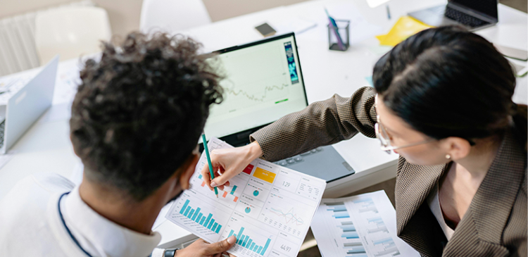 Proces sprzedaży - co to jest i na czym polega? Kompletny przewodnik po etapach i optymalizacji