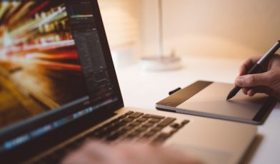 Przebudowa strony internetowej - co to jest i na czym polega? Kompletny przewodnika