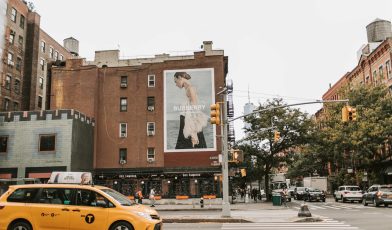 Reklama na budynku - co to jest i jaki ma cel? Kompleksowy przewodnik