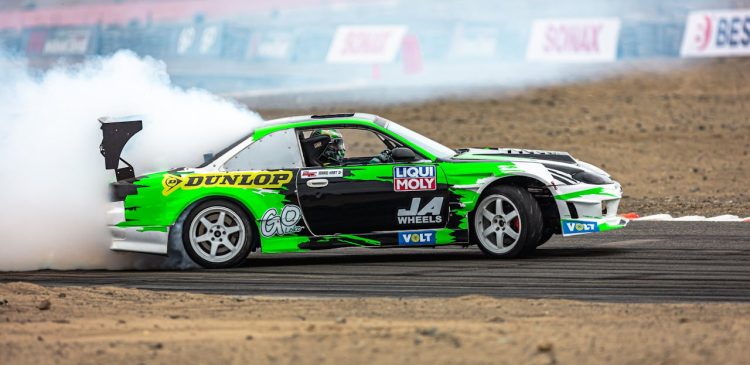 Reklama na samochodzie - co to? Twój mobilny billboard na kołach