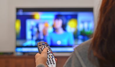 Reklama telewizyjna - co to jest, jakie są jej cele i jak wykorzystać ją w marketingu?