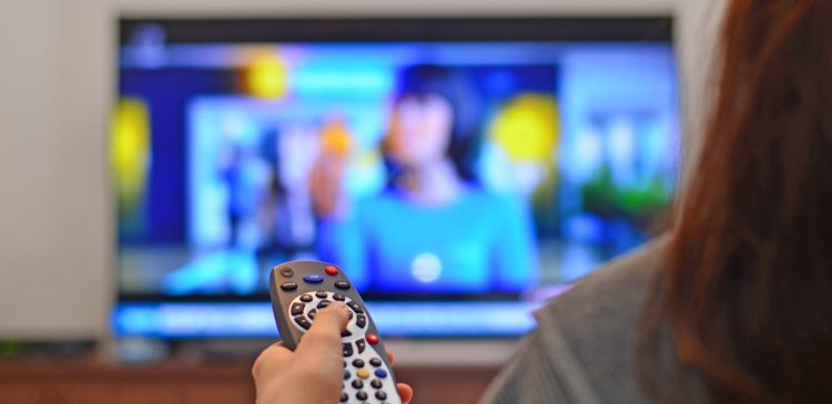 Reklama telewizyjna - co to jest, jakie są jej cele i jak wykorzystać ją w marketingu?