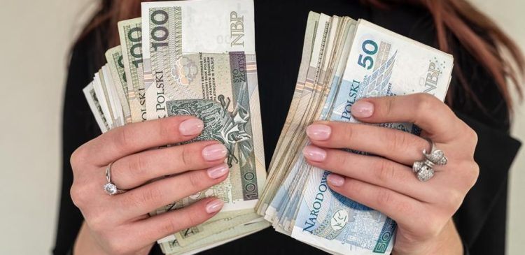 Renta socjalna - co to? Wszystko, co musisz wiedzieć o uzyskaniu i zarobkach