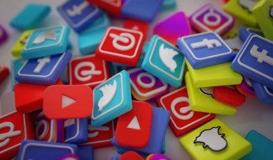 Serwisy społecznościowe - co to? Twój przewodnik po świecie cyfrowych relacji