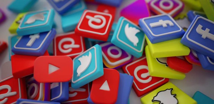 Serwisy społecznościowe - co to? Twój przewodnik po świecie cyfrowych relacji