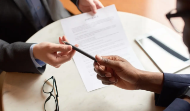 Świadectwo pracy - co to takiego i dlaczego jest Ci tak potrzebne? Kompletny przewodnik