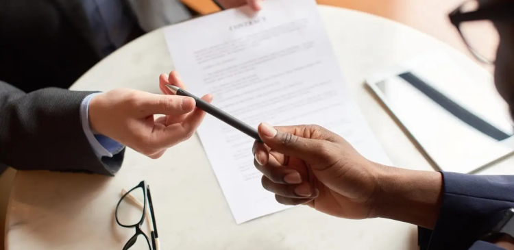 Świadectwo pracy - co to takiego i dlaczego jest Ci tak potrzebne? Kompletny przewodnik