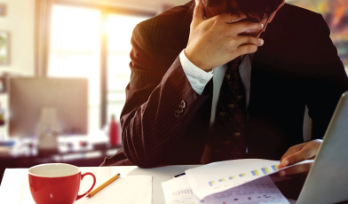 Sytuacja kryzysowa - czym jest i jak sobie z nią radzić? Kompletny poradnik