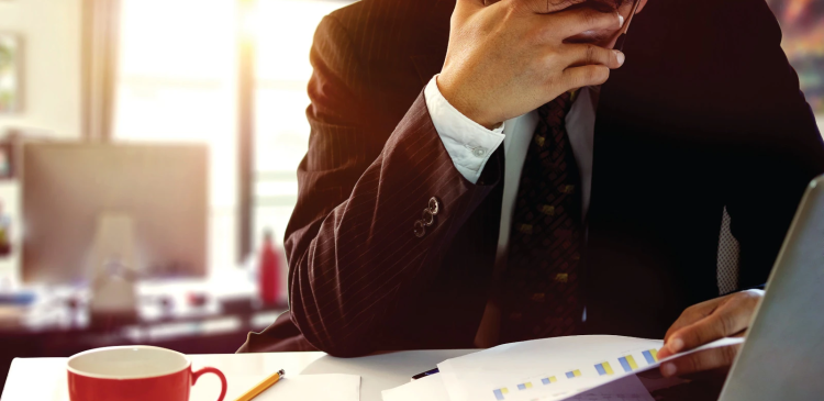 Sytuacja kryzysowa - czym jest i jak sobie z nią radzić? Kompletny poradnik