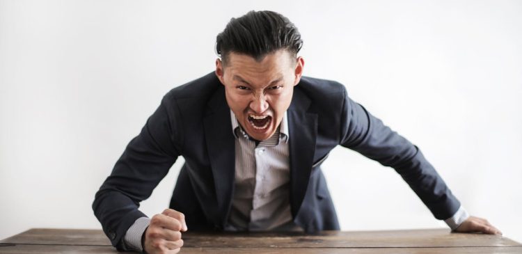 Zarządzanie kryzysowe - co to jest i jak sobie z tym radzić? Kompleksowy poradnik