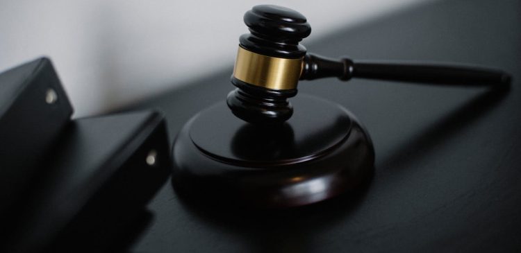 Abolicja - co to jest i jakie ma zastosowanie w prawie? Poradnik