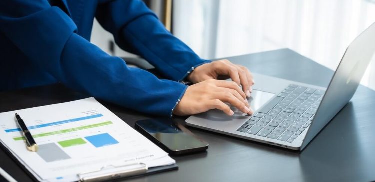 Aktywa - co to? Kompletny przewodnik po rodzajach, zarządzaniu i wycenie aktywów