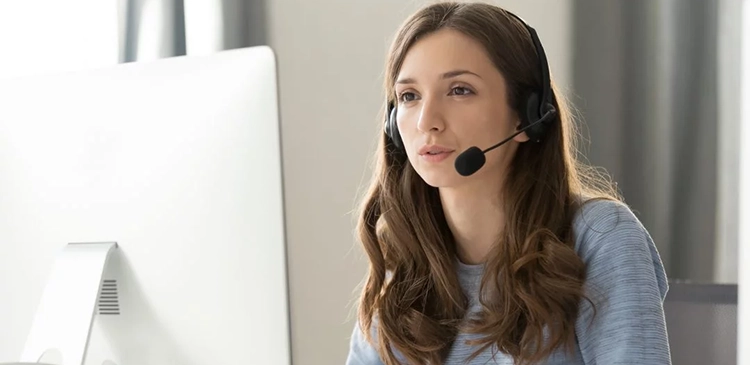 Asystent - kim jest? Kompendium wiedzy o jego rolach, obowiązkach i umiejętnościach