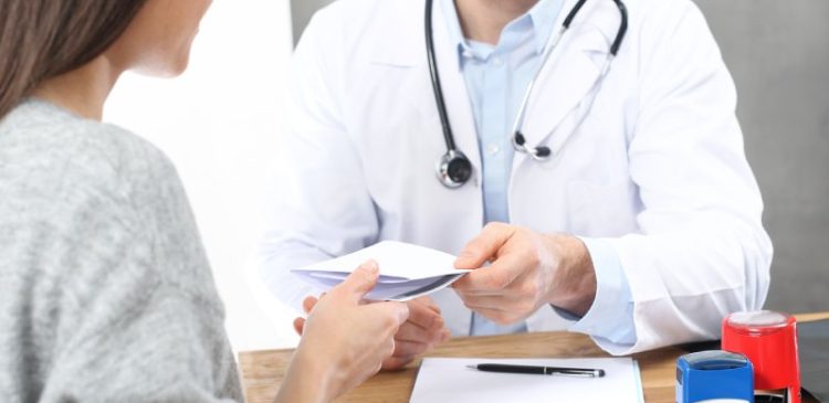 Badania okresowe - co to? Klucz do zdrowia i bezpieczeństwa w pracy