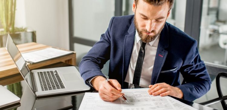 Biegły rewident - kim jest i jakie ma zadania? Kompletny przewodnik