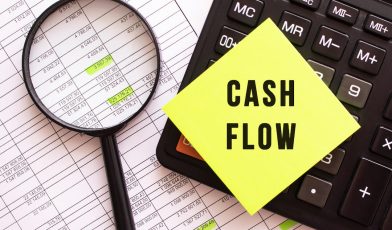 Cash flow - co to? Kompleksowy przewodnik po przepływach pieniężnych dla firm