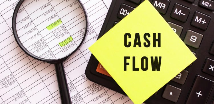 Cash flow - co to? Kompleksowy przewodnik po przepływach pieniężnych dla firm