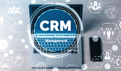 CRM dla małej firmy - jak wybrać i wdrożyć system, który pomoże Ci rozwinąć biznes? Poradnik