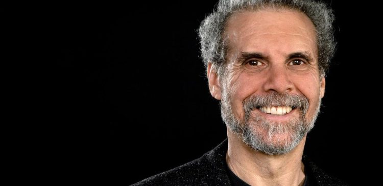 Daniel Goleman - kim jest? Poznaj autora książki Inteligencja emocjonalna