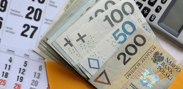 Danina solidarnościowa - co to jest, kto musi ją zapłacić i jak ją policzyć? Poradnik