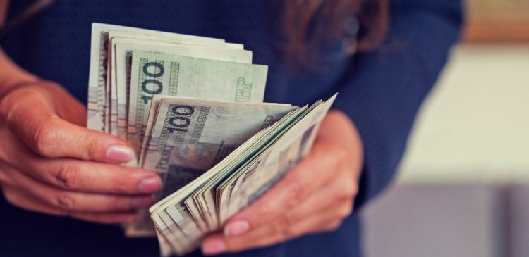 Darowizna a podatek - jaka jest różnica? Wszystko, co musisz wiedzieć